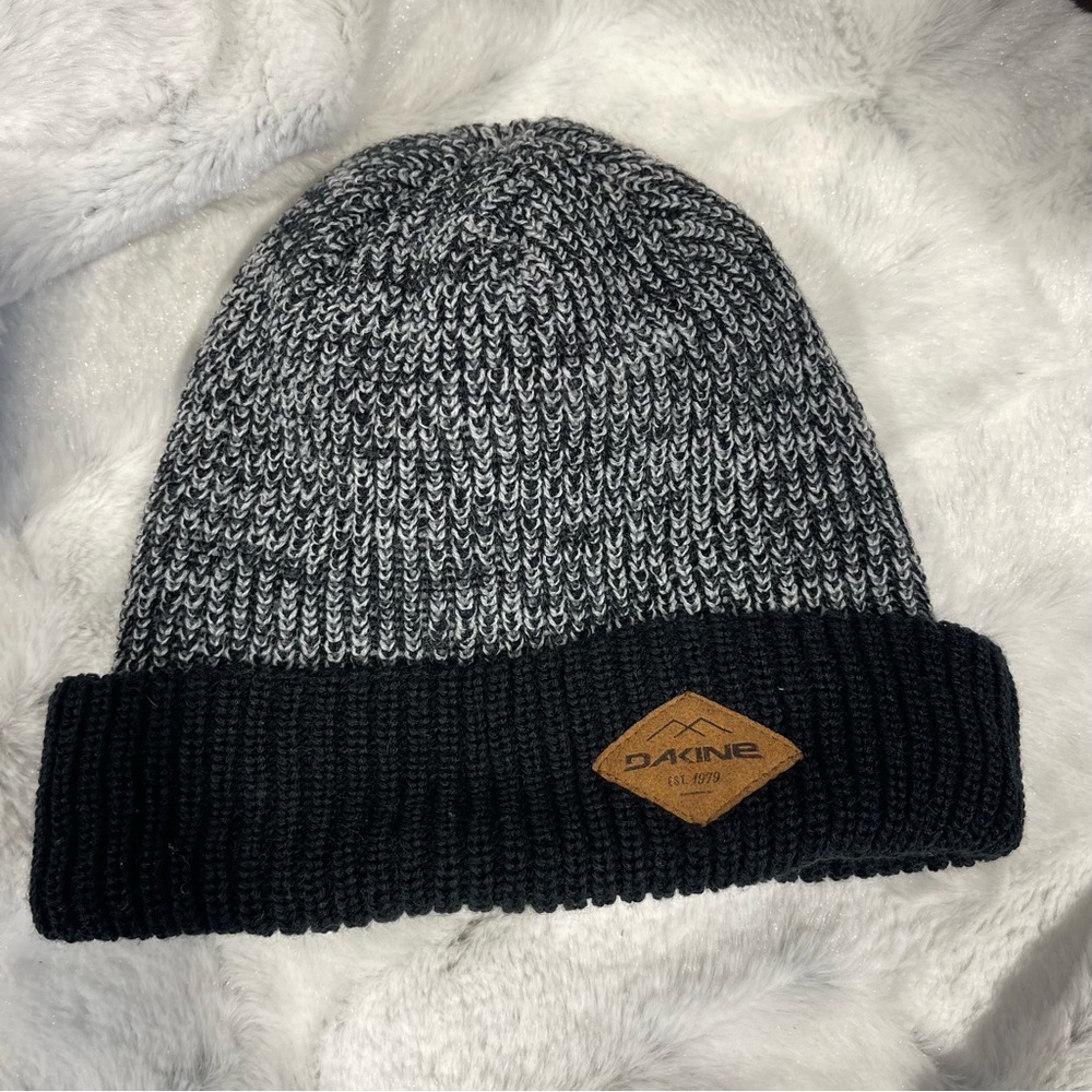 Dakine Two-Tone Knit Beanie